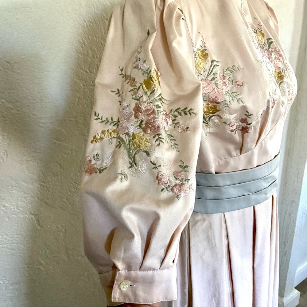 Vintage Dead Stock Donna Morgan 40s 50s Style Dress Floral Embroidered Blush - Picture 2 of 15